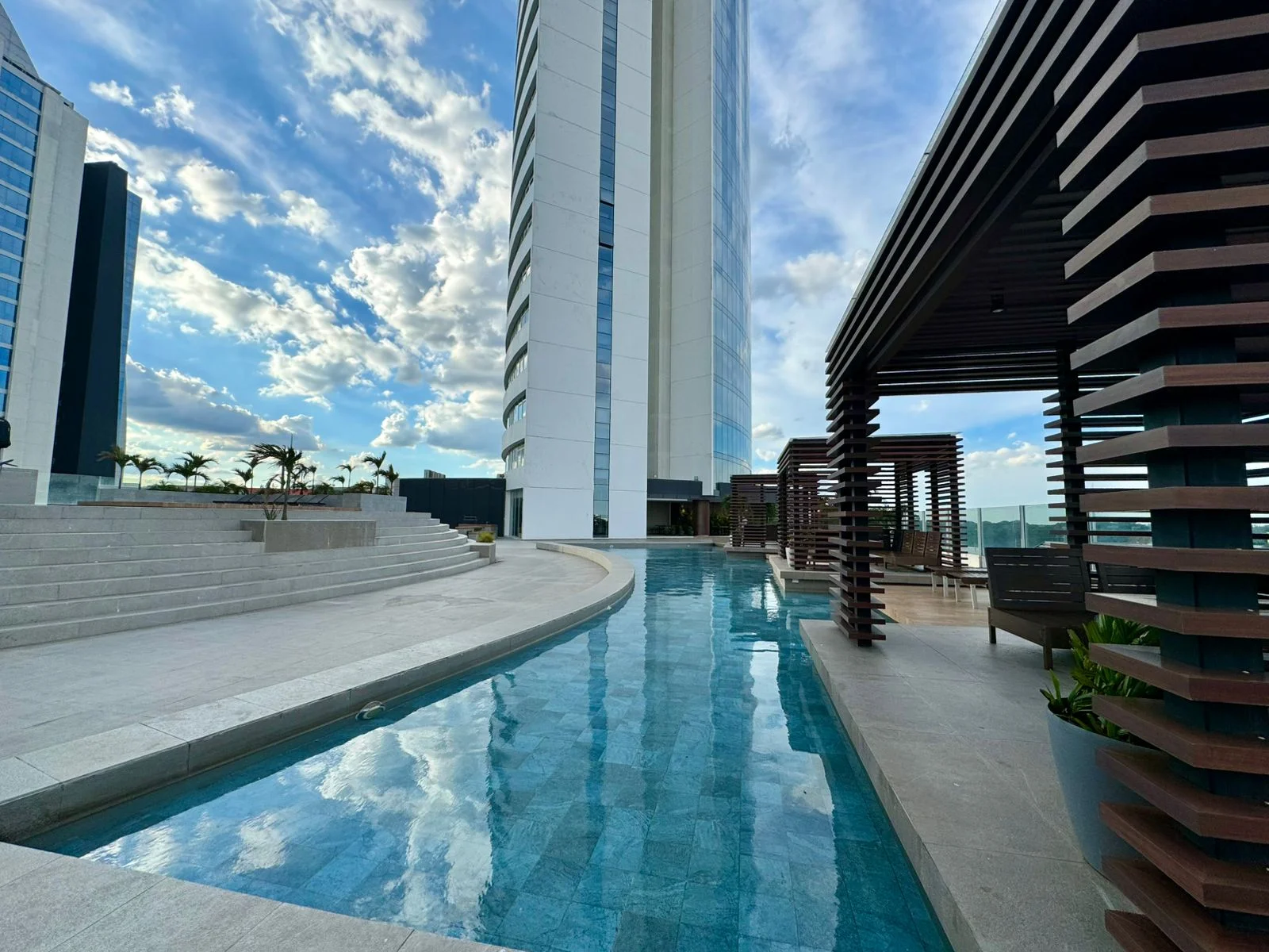 Foto 10 de Dpto en venta edificio Platinum en Equipetrol