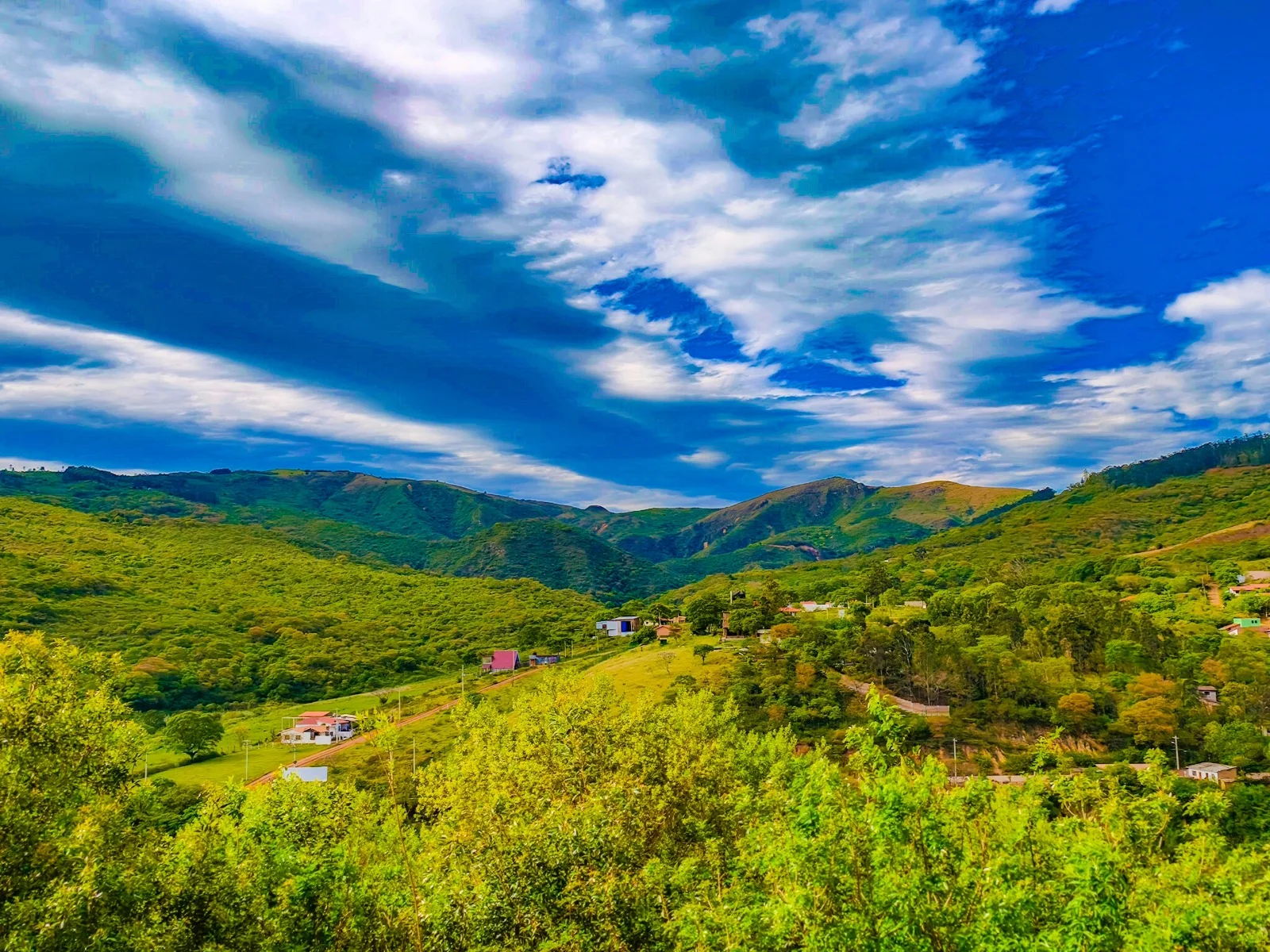 Foto 8 de 2 Hectáreas en Venta en Colina con Vista a Samaipata