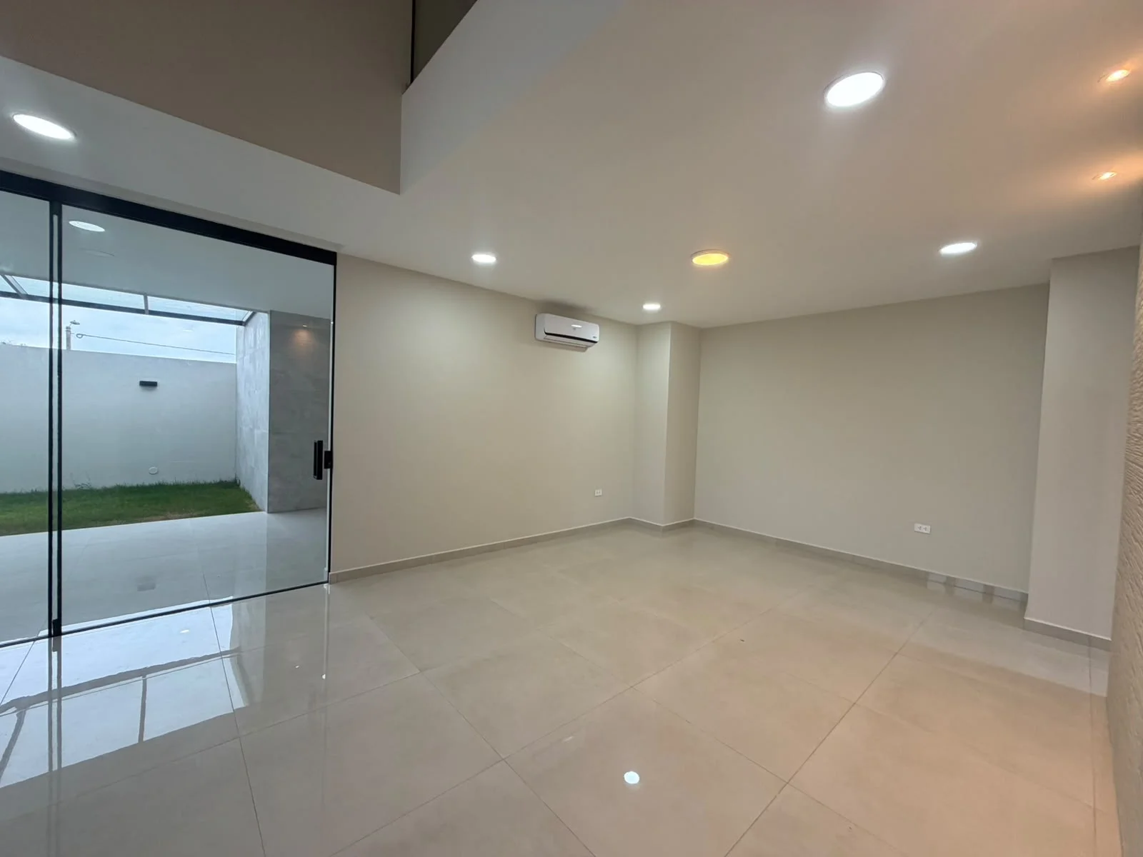 Foto 10 de Casa en Venta - Sc La Colinas (Urubo)